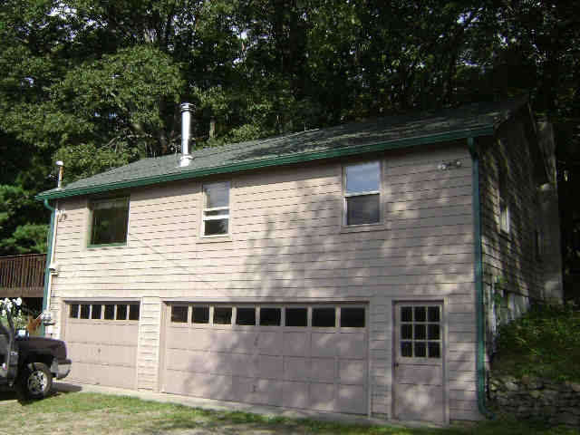 Building photograph for 211 INDIAN TRAIL RD